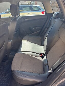 Opel Astra Sport Tourer 2012 - 16