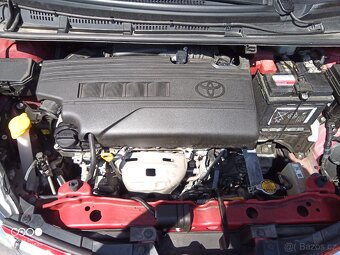 TOYOTA YARIS 1,3 - 16