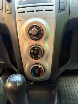 Toyota Yaris - 16