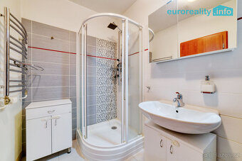 Prodej rodinný dům 221 m2, Mariánské Lázně, garáž, sauna - 16