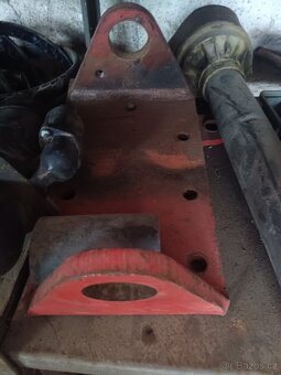 Pluh Kverneland PB-100 6radl. - 16