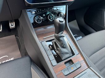 ŠKODA SUPERB SCOUT 4x4 2.0TDI 147 KW WEBASTO TAŽNÉ m2023 - 16