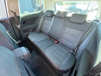 VW Golf 1.6 MPi Senzory, ALU, Výhřev Sedadel - 16