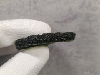 Krásný velký Vltavín z Chlumu, těžký14,36 gramu, ve stojánku - 16