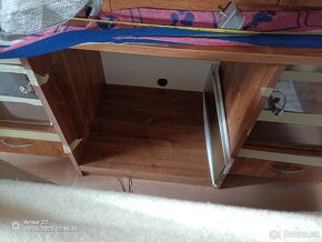 Obývací stěna a konferak - 16