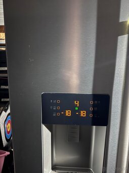 Rezervace Americká lednice Beko GNE134631X - 16