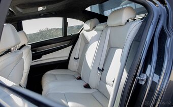 BMW 750i xDrive 2015 - 16