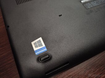 podsvícený Dell 5501,i5-9400h-4,3 GHz,512gb M.2,Top stav. - 16