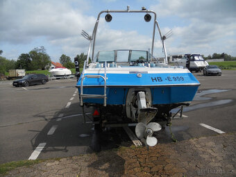 WakeboardWaterskiMotorboat včetně přívěsu s novým Tüv Hobbyi - 16