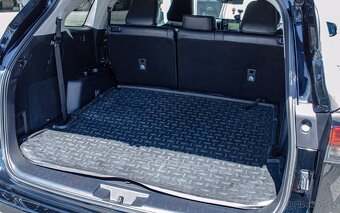 Toyota Highlander Executive 2.5 4x4 7miest DPH - 16