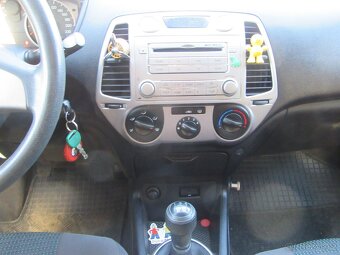 Hyundai i20 1.2 r.v.2010 po 1.maj.nový v ČR.naj.89 700km. - 16