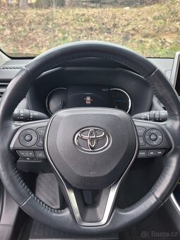 Toyota Rav 4 hybridní - 16