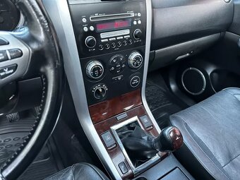 Suzuki Grand Vitara II 2.0i LPG 4x4 Kůže Xenony Tažné Šíbr - 16