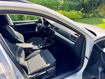 Škoda Superb, 2,0TDI,DSG,NAVI,serviska - 16