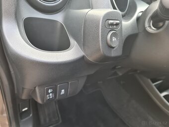 HONDA JAZZ 1,2i 66kW i-VTEC KLIMA - 16