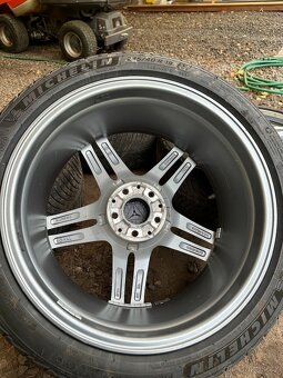 Mercedes E class W213 AMG R19 5x112 Zimní Michelin Alpin - 16