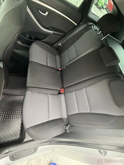 Hyundai i30 1.6 CRDi/81kW Trikolor - 16