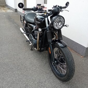 Triumph Street Twin 900 - 16