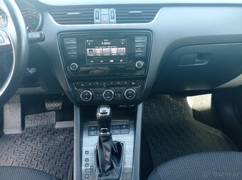 Škoda Octavia Scout 2.0 TDI 135kW/4x4/Tažné - 16