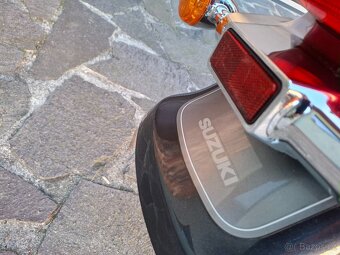 Suzuki Intruder C800 - 16