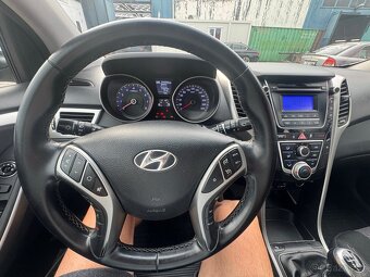 Hyundai i30, 1.6 GDI Bezin 88 KW Ojeté, 10/2016 - 16