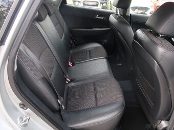 Hyundai i30 1.6CVVT,90kW,Trikolor,NovéČR - 16