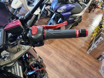 Yamaha XJ6 - 16