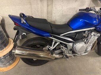 Suzuki bandit S 650 - 16