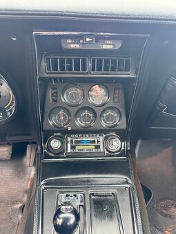 Chevrolet Corvette C3 5.7 V8 Stingray - 16