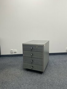 Kancelářský nábytek - 16