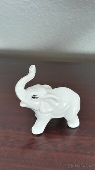 Slleněná vejce a drobné předměty ze skla a porcelánu - 16