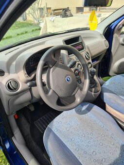 Fiat Panda modrá 2005 - 16