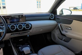 Mercedes-Benz CLA Shooting Brake SB 180 A/T - 16