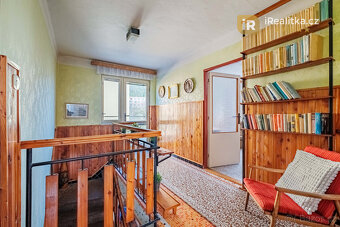 Velký rodinný dům s garáží, terasou a zahradou - Třemošnice - 16