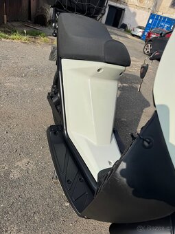 Elektrický skútr 3kW Torrot muvi PO GENERÁLCE - 16