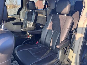 Chrysler Town Country 3,6 Limited 2x DVD CREW ÚHLY 2014 - 16