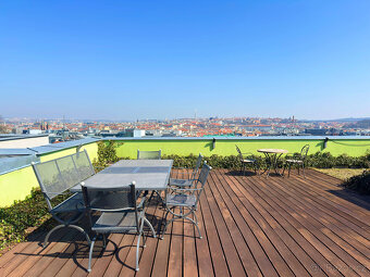 Luxusní penthouse 4+kk s panoramatickou střešní terasou 190  - 16
