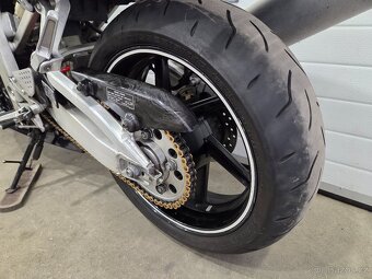 Honda CBR 900 RR Fireblade - 16