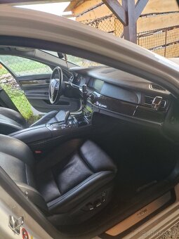 BMW 750i 4.4 V8 bi-turbo F01 2009 - 16