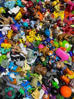 hračky staré hračky figurky kinder surprise autíčka - 16