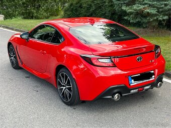 TOYOTA GR86 2.4 6MT - TOP - 16