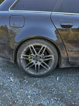 AUDI A4 AVANT B7 - 16