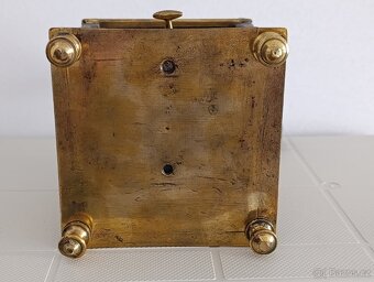 Krásný historický mosazný mlýnek na kávu, ručně kov.části - 16