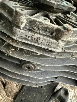 Audi S8 D2 AHC 250kw manuál - 16