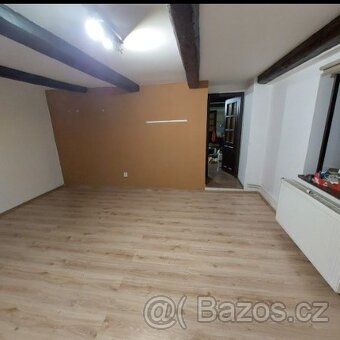 Prodej castecne vybavene restaurace s bytem - 16
