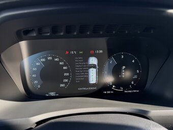 Volvo XC90 2.0 D5 173kW AWD R-Design – MAXIMÁLNÍ VÝBAVA - 16