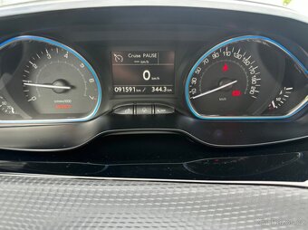 Prodáváme Peugeot 2008 1.2T 81kw Allure - 16