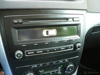 ŠKODA YETI 2.0 TDI 103KW 4x4 CLIMATRONIC OPCPARK VYH.SEDADLA - 16