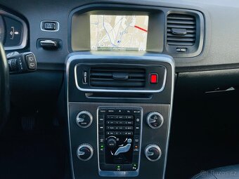 Volvo V60 2.0D3 5VÁLEC MANUÁL LED TAŽNÉ SENZORY FACELIFT - 16