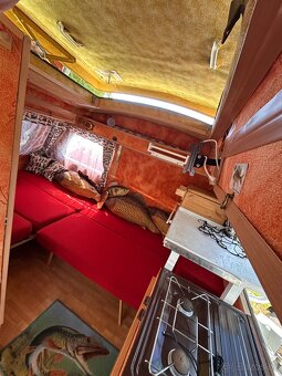 Karavan obytný do přírody na ryby + předstan - 16